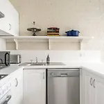 Ideal Location 3 Bdr Paddo Terrace Parking & Pets