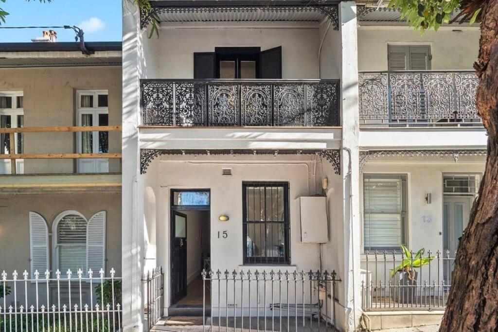 Ideal Location 3 Bdr Paddo Terrace Parking & Pets * Sydney
